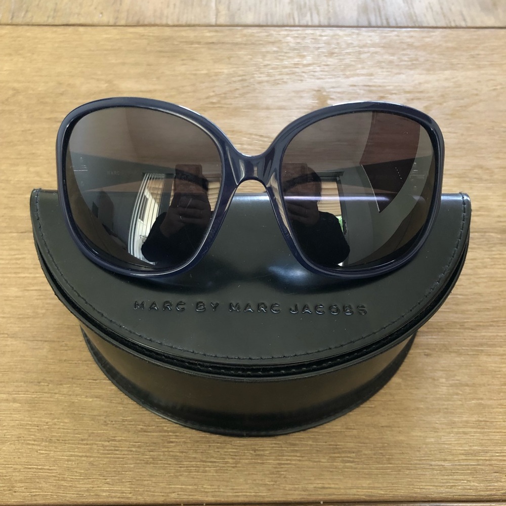 MARC BY MARC JACOBS - Dark Blue Sunglasses